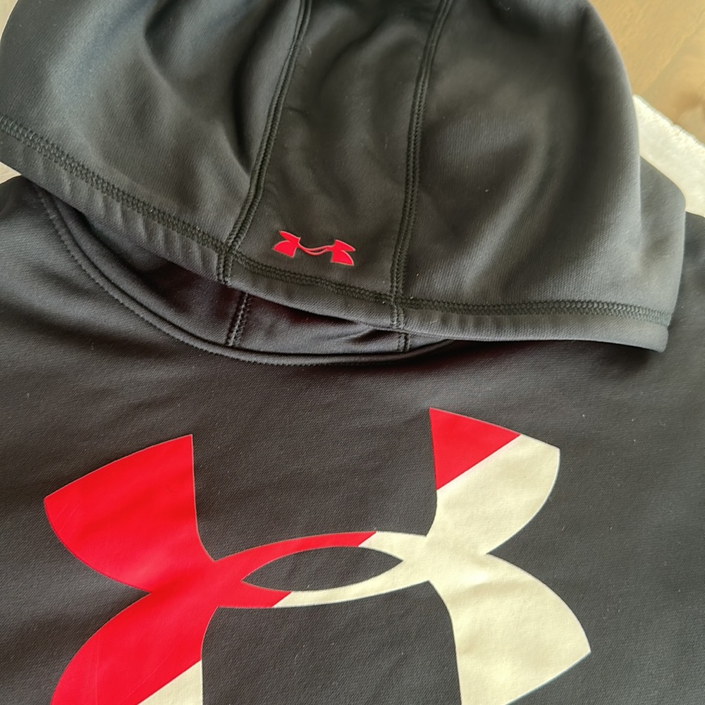 UNDER ARMOUR XL black boy’s sweatshirt with used hat - Picture 3 of 5